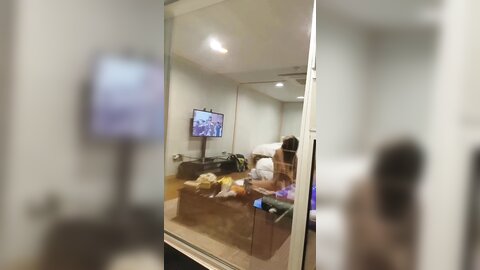 2018-03-23 23 04 44 1 C yYLRC9UnXWMrAQ
