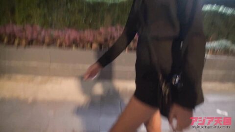 Slender 18 Years Old Thai Girl With Cum Shot
