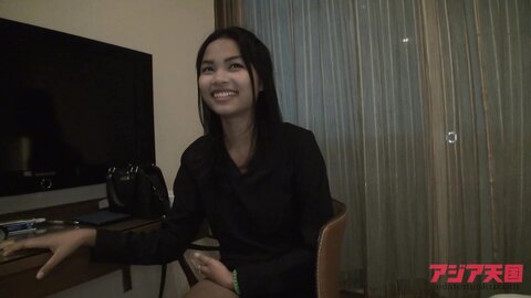 Slender 18 Years Old Thai Girl With Cum Shot