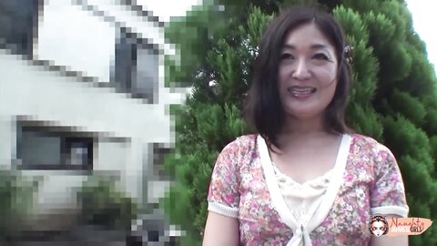 Old Asian Lady Shows How Much Experience She Has And Gets Creampied