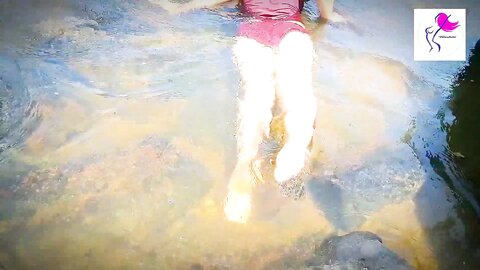ජංගිය පිටින් නානවා කොල්ලො අවුස්සන්න පුදුම ගායක් මෙකිට හොද පොල්ලකින් හු