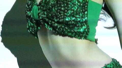 [Young Animal] 2016 No.12 (佐藤麗奈 莉音) (7)