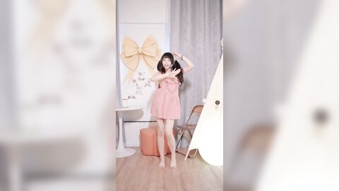 黏黏团子兔 (咬人小小兔) NO.048 400里程碑-聚光 [1V-133MB]