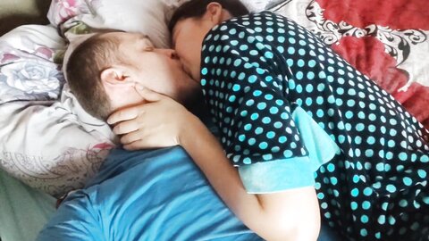 Got Bored Hit On Her Husband Turned Him On And Sucked His Cock