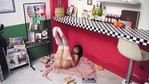 Bimilstory SonSon 손손 - Vol.03 Pizza Girl
