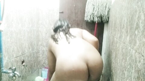 Showing My Sexy Body On Cam While Taking A Bath Sarap Sana Makantot Ha