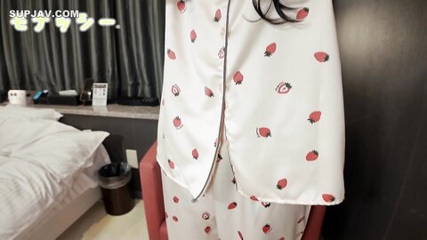 4381915 Exclusive50%OFF ![Pajamas★Monashi]***szysj*nzx Pajamas de Ojamama ♥ Bon tempo de conversation, bonne personnalité ♥ JD Aoi qui a séché l`école et est venue filmer ♥ Elle semble le toucher mais ne le l...