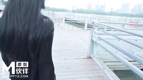 冠希GX-021公园艳遇AV女优