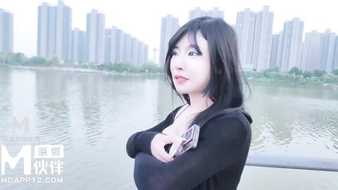冠希GX-021公园艳遇AV女优