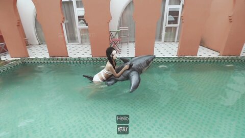 Swimming Lesson With Chinese Vlogger Went Well
