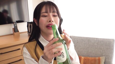 MAAN-974 [Minimal sensitive body pervert JD ☆] Beautiful female college student with goods and drinking...