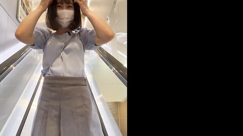 FC2PPV-4404422 絶対領域を持つ剛毛女子大生！***szqzxpoxn 商業施設でデートしたついでにミニスカ露出しながら探検して行き着いた場所は男子トイレ。トイレを利用する男性客に隠れながらするVlog撮影！！