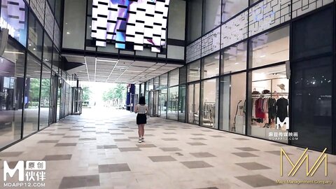 麦尼传媒NI-003变态邻居跟踪进我家求破处