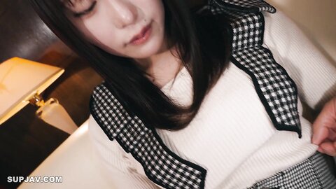 4418885 First shooting and face to face! **zzjxpp*pop ! Limited until tomorrow! This cute and playful college student is like a bunny who gets soaked just by kissing! But when she takes her clothes off, she`s...