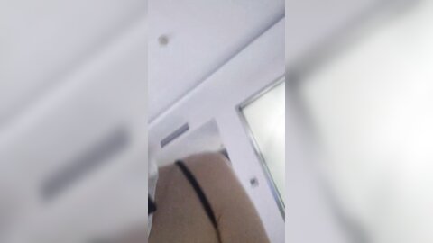 极品网红美少女，170Cm大长腿