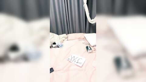 混血极品美腿花臂纹身女神直播大秀