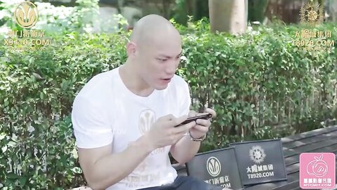蜜桃影像PME249诱拐清纯少妇回家上床