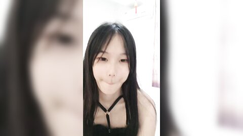 170Cm极品网红美女，细腰大长腿，张开双腿看小穴，扭腰包臀性感诱惑，翘起极品美臀