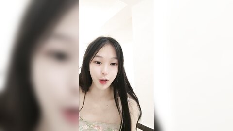 170Cm极品网红美女，细腰大长腿，张开双腿看小穴，扭腰包臀性感诱惑，翘起极品美臀