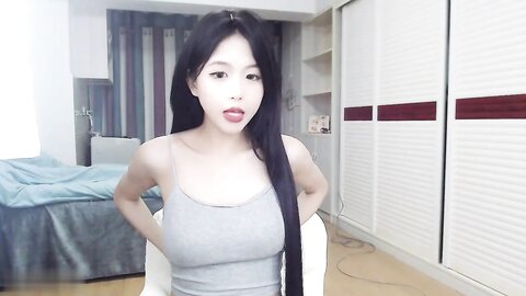 Stripchat站，清纯美少女Hkxiaoxiao