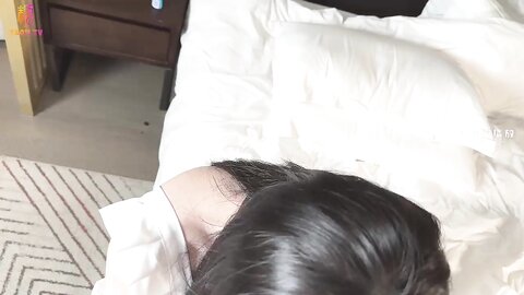 极品❤️爆乳尤物】奶桃 巨乳网丝情趣女仆玩物