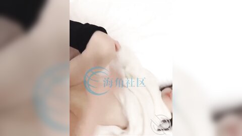 泄密流出海角社区绿帽圈五一聚会绿帽龟把自己的极品骚妻献给群主蹂躏