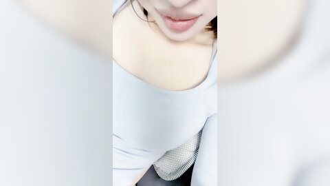 漂亮妮子小姐姐，在家寂寞发骚