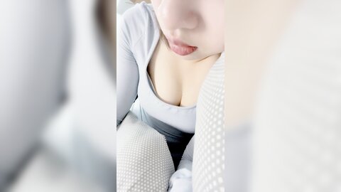 漂亮妮子小姐姐，在家寂寞发骚