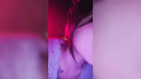 漂亮小姐姐，夜晚野地大战