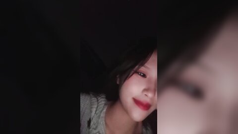 漂亮小姐姐，夜晚野地大战