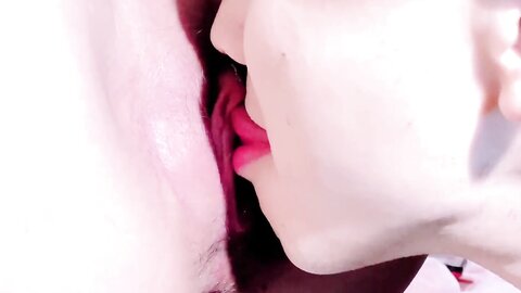 熟女人妻 奶子好涨 快舔我的逼好痒 吸出水来