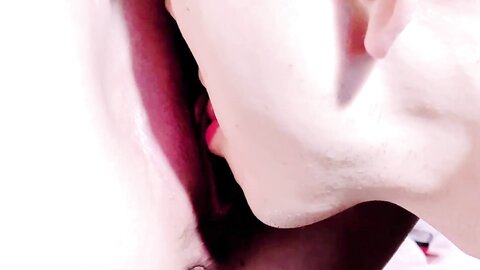 熟女人妻 奶子好涨 快舔我的逼好痒 吸出水来