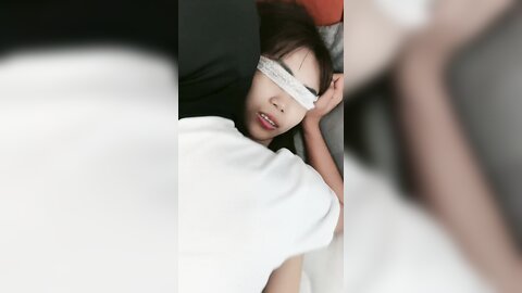 爆操蒙眼小少妇，烂丝袜