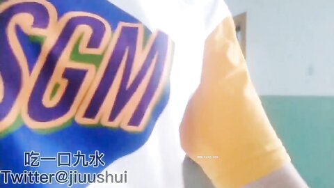 看似是乖巧可爱的萝莉，背地里却发骚发浪