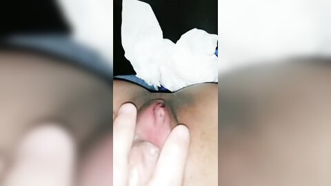 美女车震 爱上你的胸了逼逼不爱