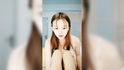 超级粉嫩，十八岁小妞