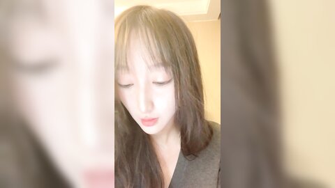 顶级尤物网红女神，衬衣黑丝美腿