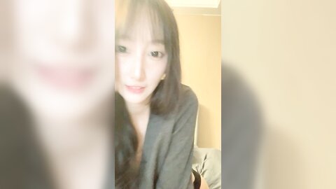 顶级尤物网红女神，衬衣黑丝美腿