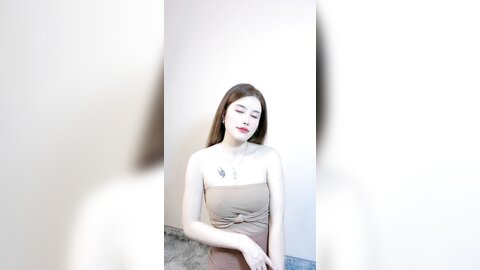 [Cosplay] 鹿八岁 灰衣自拍 [16P1V-857MB]