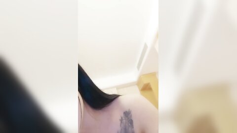 卡哇伊美少女，酒店约炮大战，一对坚挺美乳