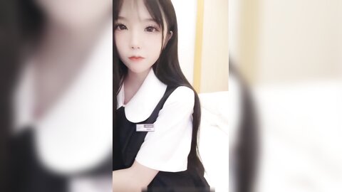 卡哇伊美少女，酒店约炮大战，一对坚挺美乳