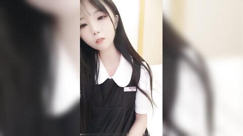 卡哇伊美少女，酒店约炮大战，一对坚挺美乳