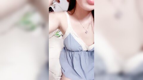 我就喜欢看18岁学生妹，小熏很粉】