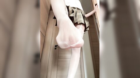 推特绅士福利女神 ▌布丁大法▌Jk白丝骚丁嫩妹 阴唇极度诱惑 乳液足丝挑逗 5