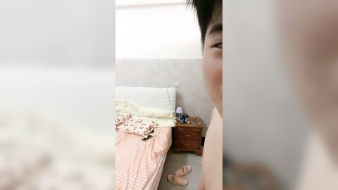 极品尤物小女友，出租屋操逼，吊带黑丝美腿，颜值在线