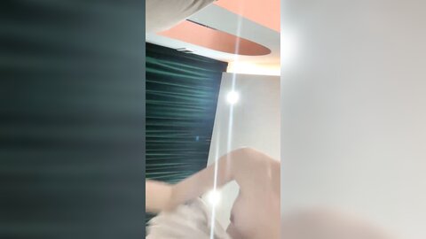 极品尤物眼镜学生妹，外表清纯小虎牙5，浴缸泡澡
