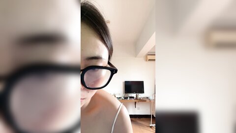 极品良家御姐，有几分像张靓颖，诱惑的唇】