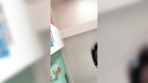 极品良家御姐，有几分像张靓颖，诱惑的唇】