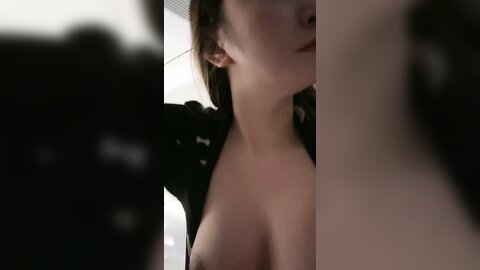 气质爆乳小姐姐，多毛超肥骚穴，按摩器震阴蒂