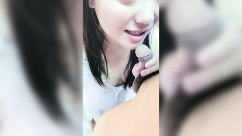 清纯甜美少女，看姐妹旁边被操，也想爽一爽